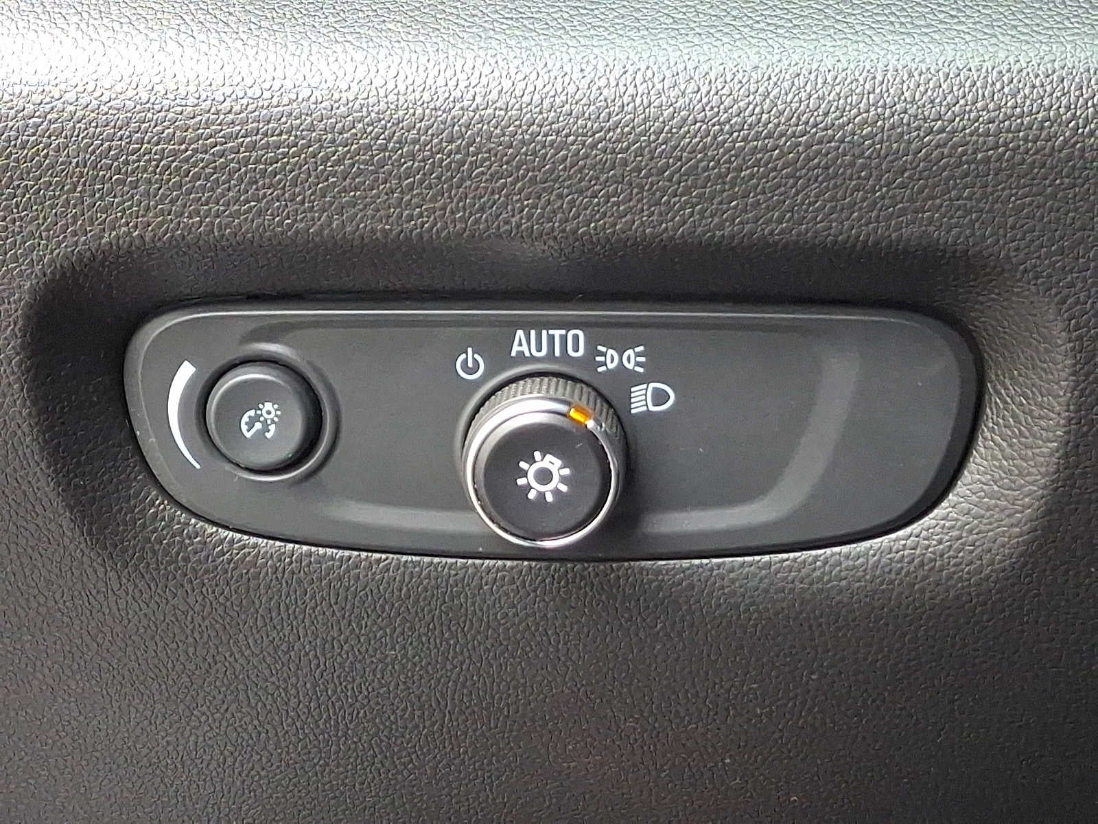 2024 Chevrolet Traverse Limited LT Cloth