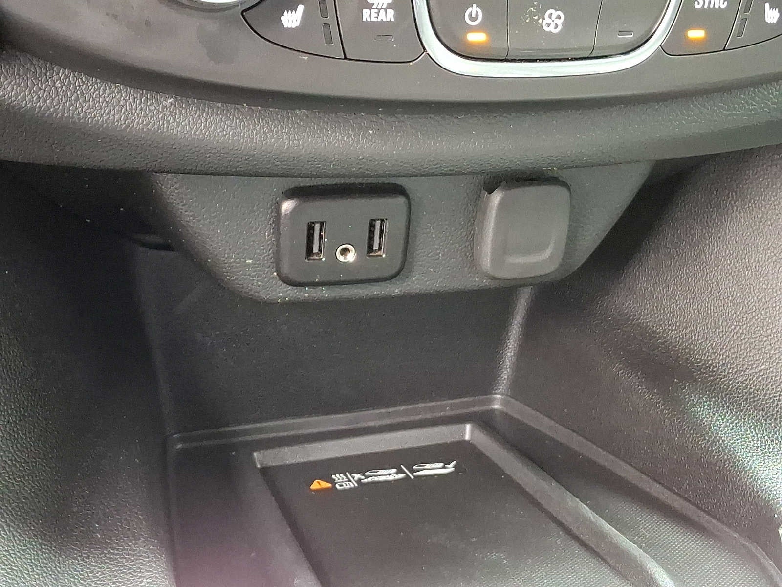 2024 Chevrolet Traverse Limited LT Cloth