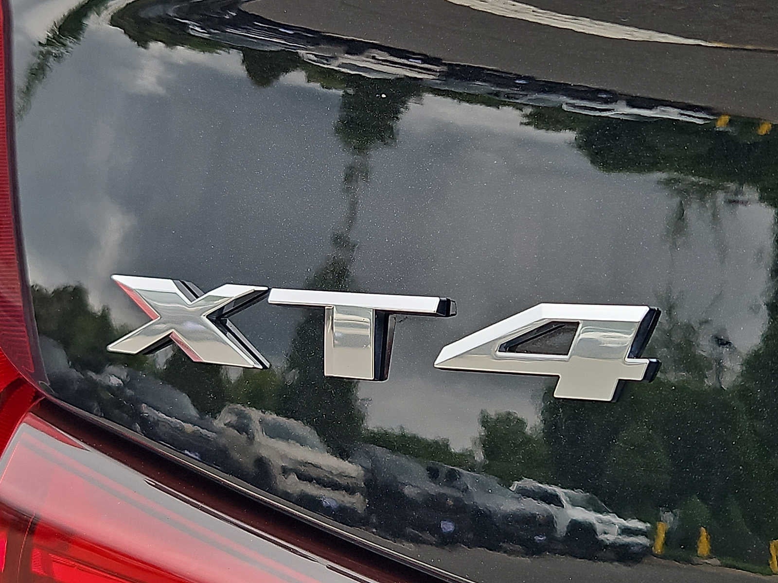 2024 Cadillac XT4 Premium Luxury