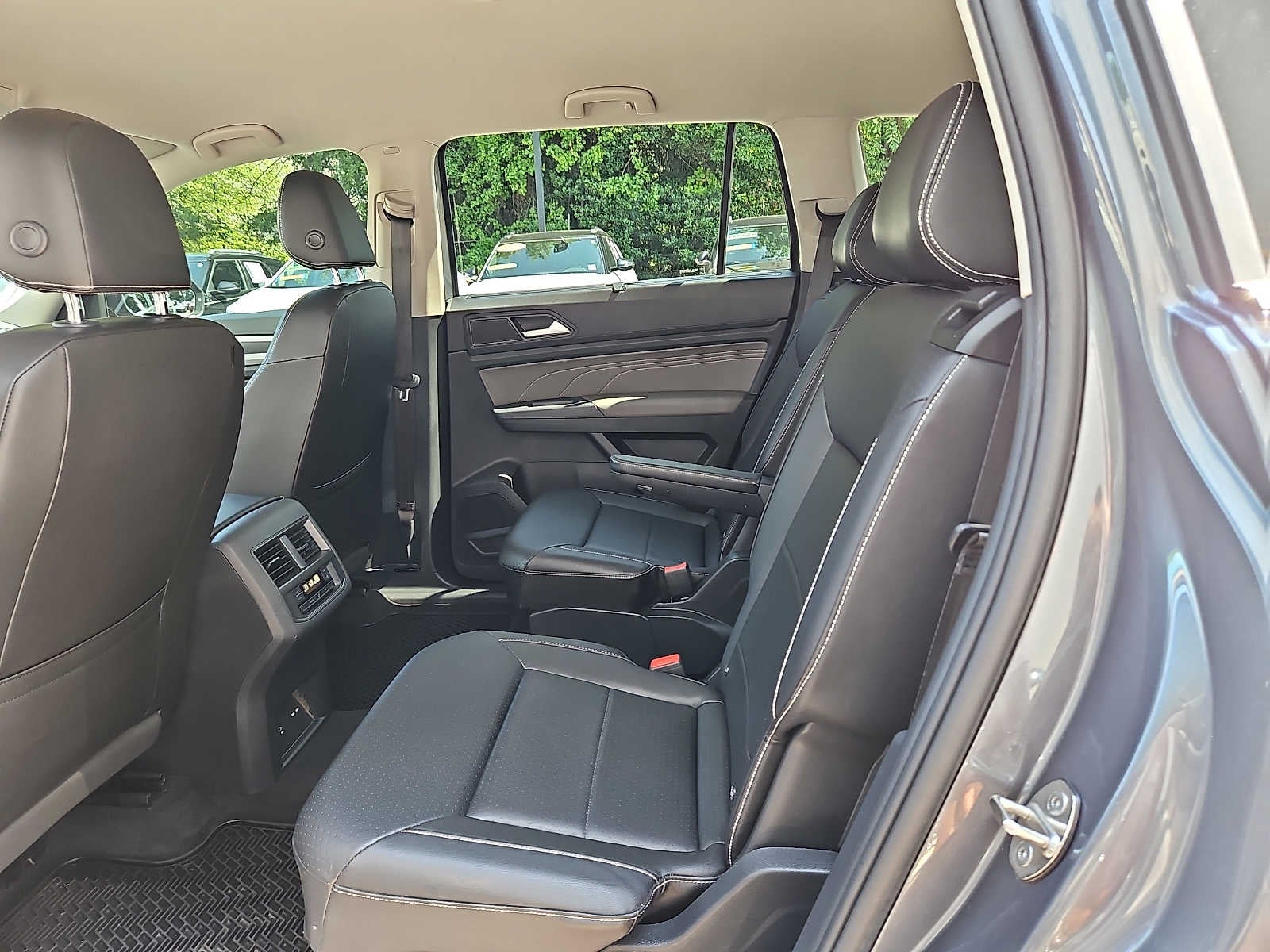 2021 Volkswagen Atlas 3.6L V6 SE w/Technology R-Line
