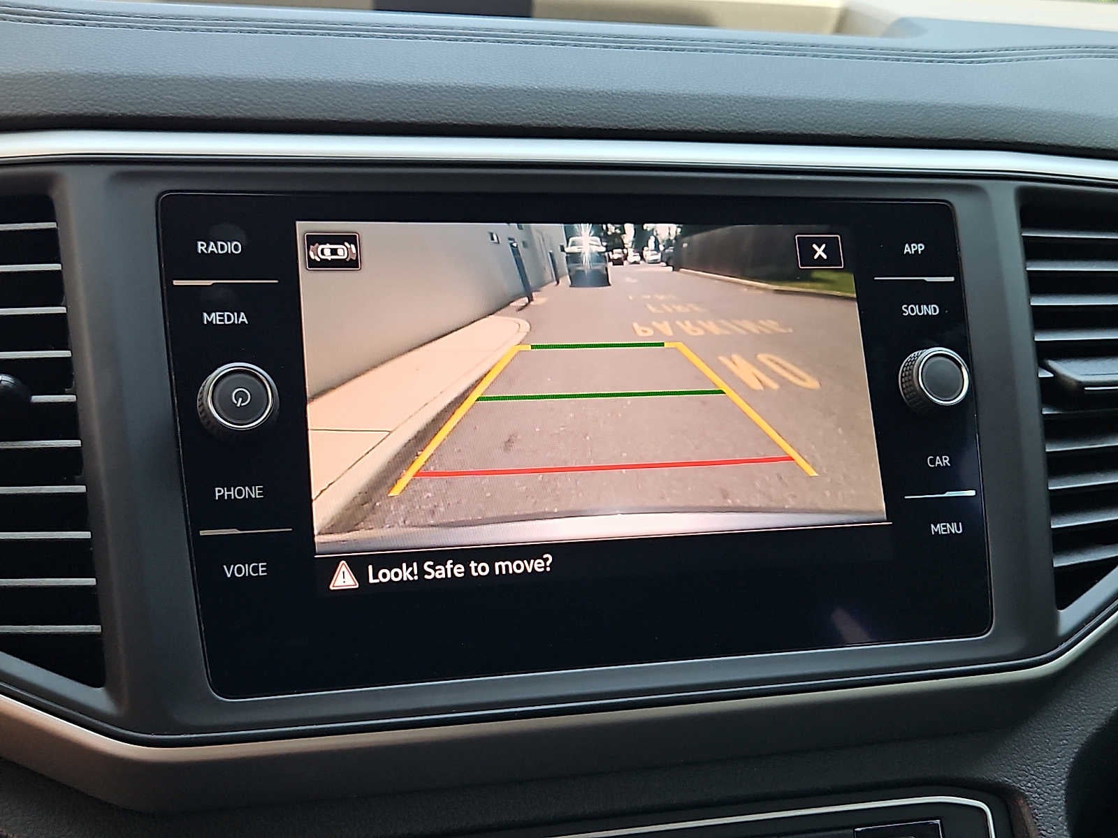 2021 Volkswagen Atlas 3.6L V6 SE w/Technology R-Line