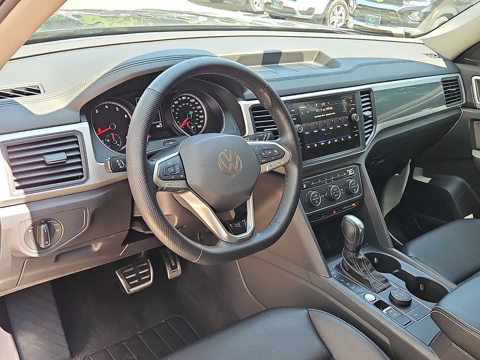 2021 Volkswagen Atlas 3.6L V6 SE w/Technology R-Line