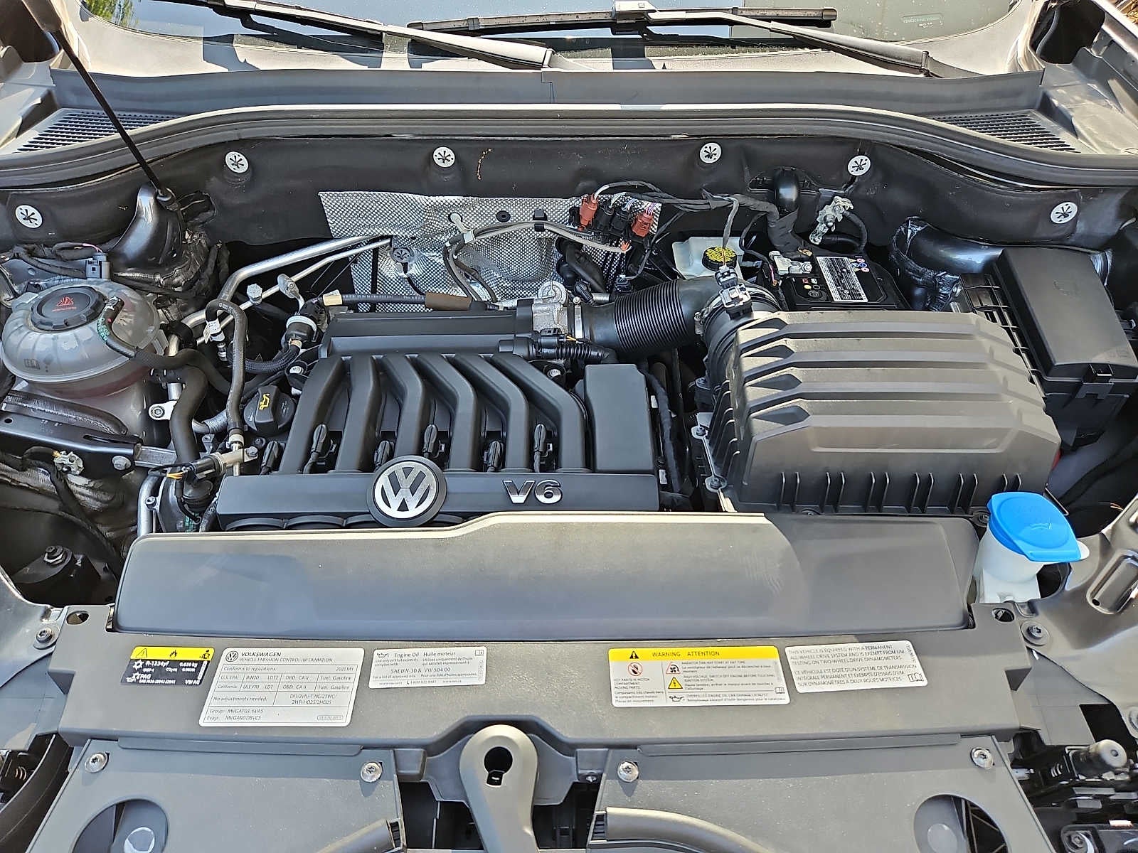 2021 Volkswagen Atlas 3.6L V6 SE w/Technology R-Line