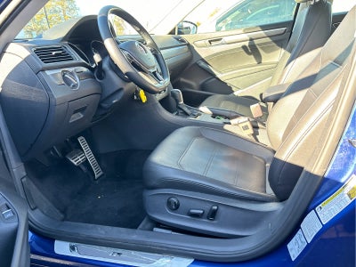 2017 Volkswagen Passat R-Line w/Comfort Pkg