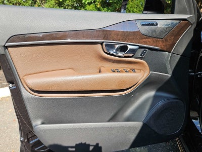 2019 Volvo XC90 T6 Momentum
