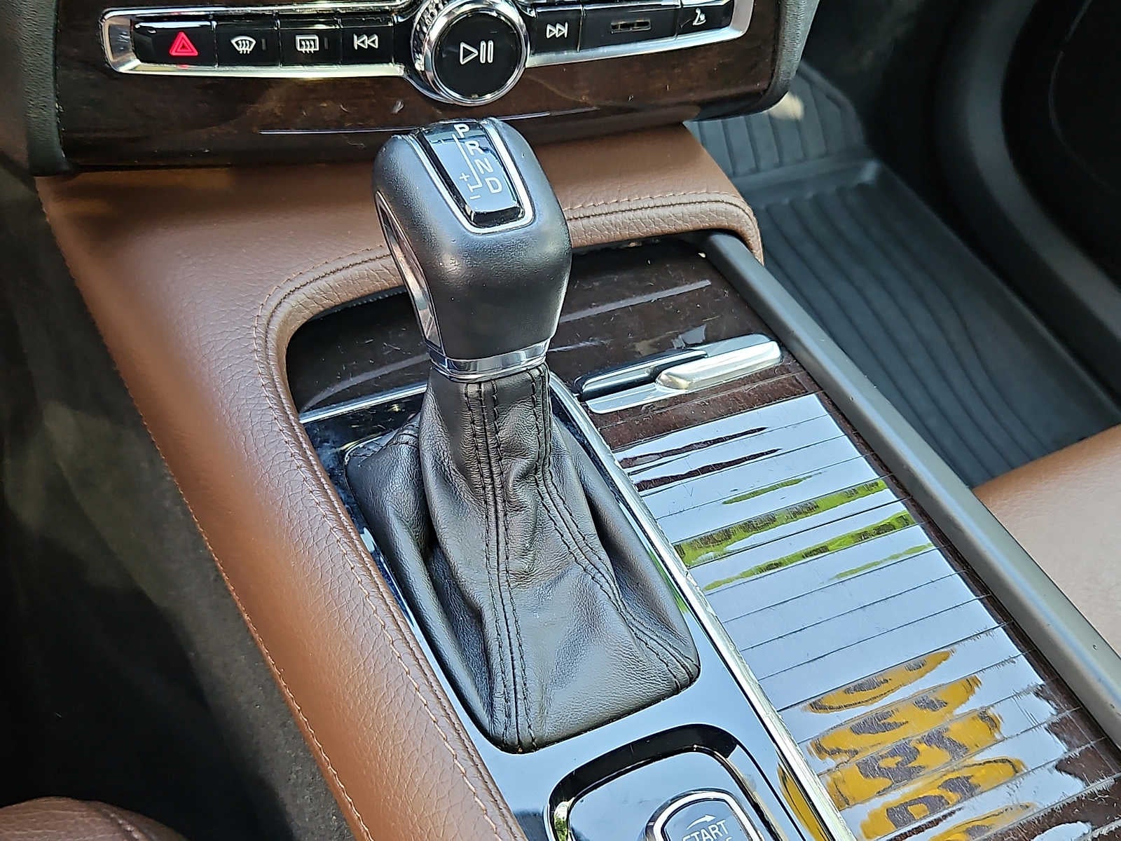 2019 Volvo XC90 T6 Momentum