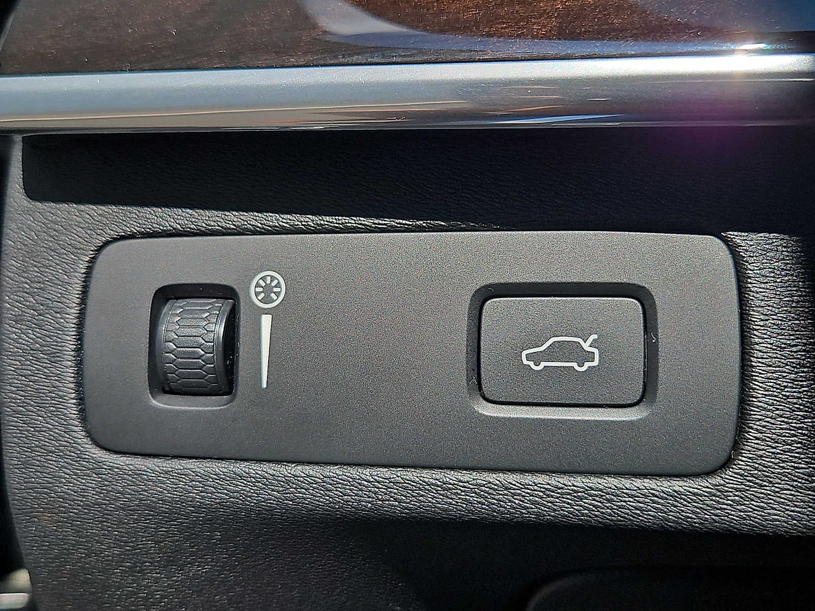 2019 Volvo XC90 T6 Momentum