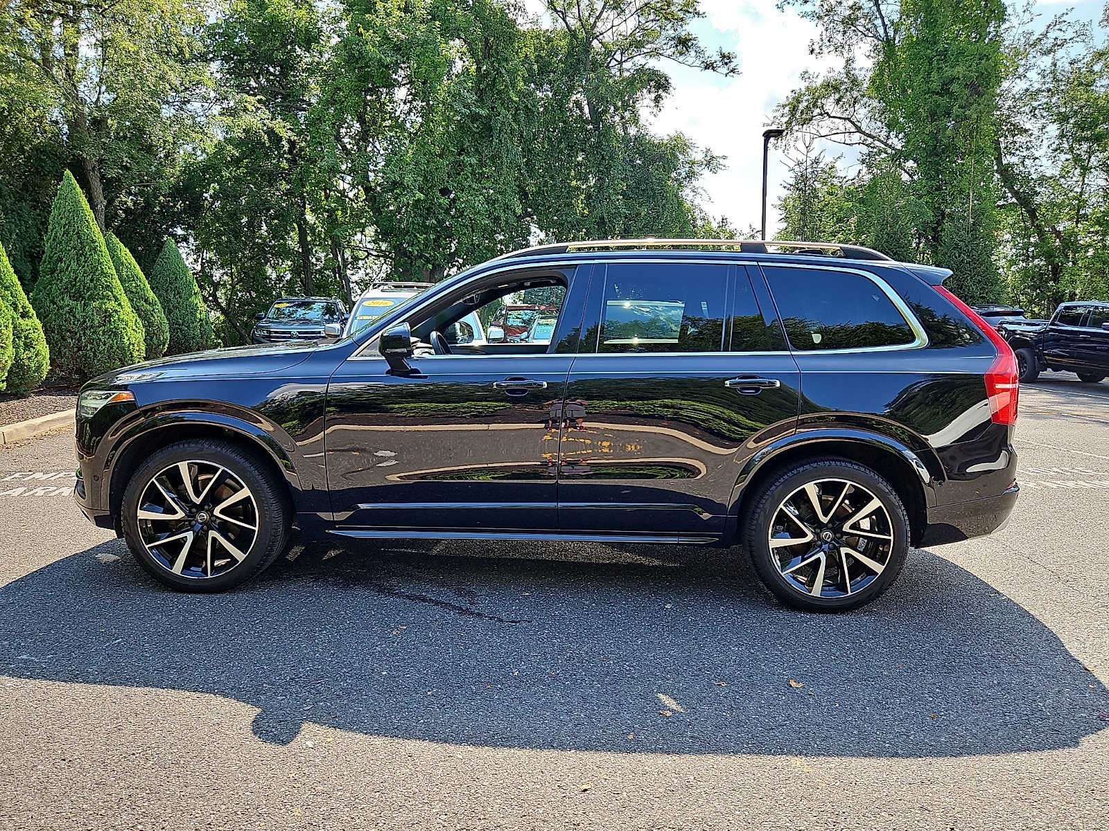 2019 Volvo XC90 T6 Momentum