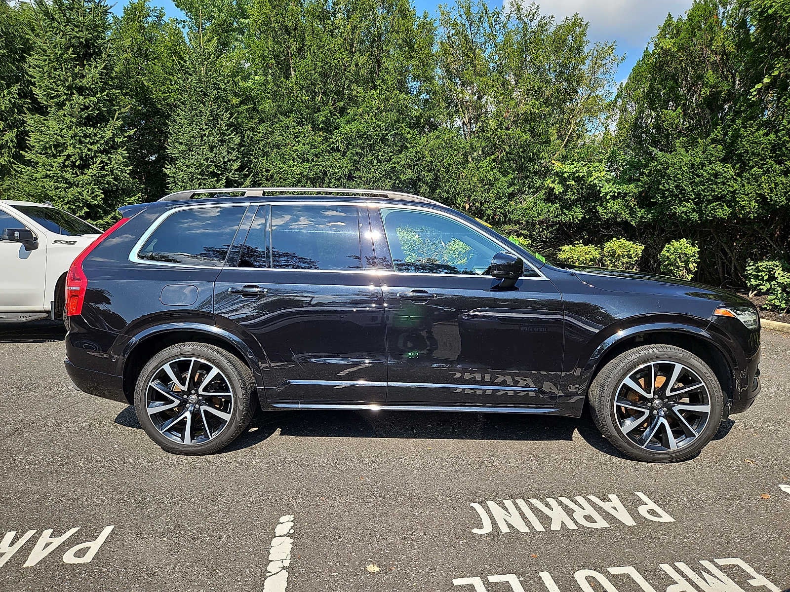 2019 Volvo XC90 T6 Momentum