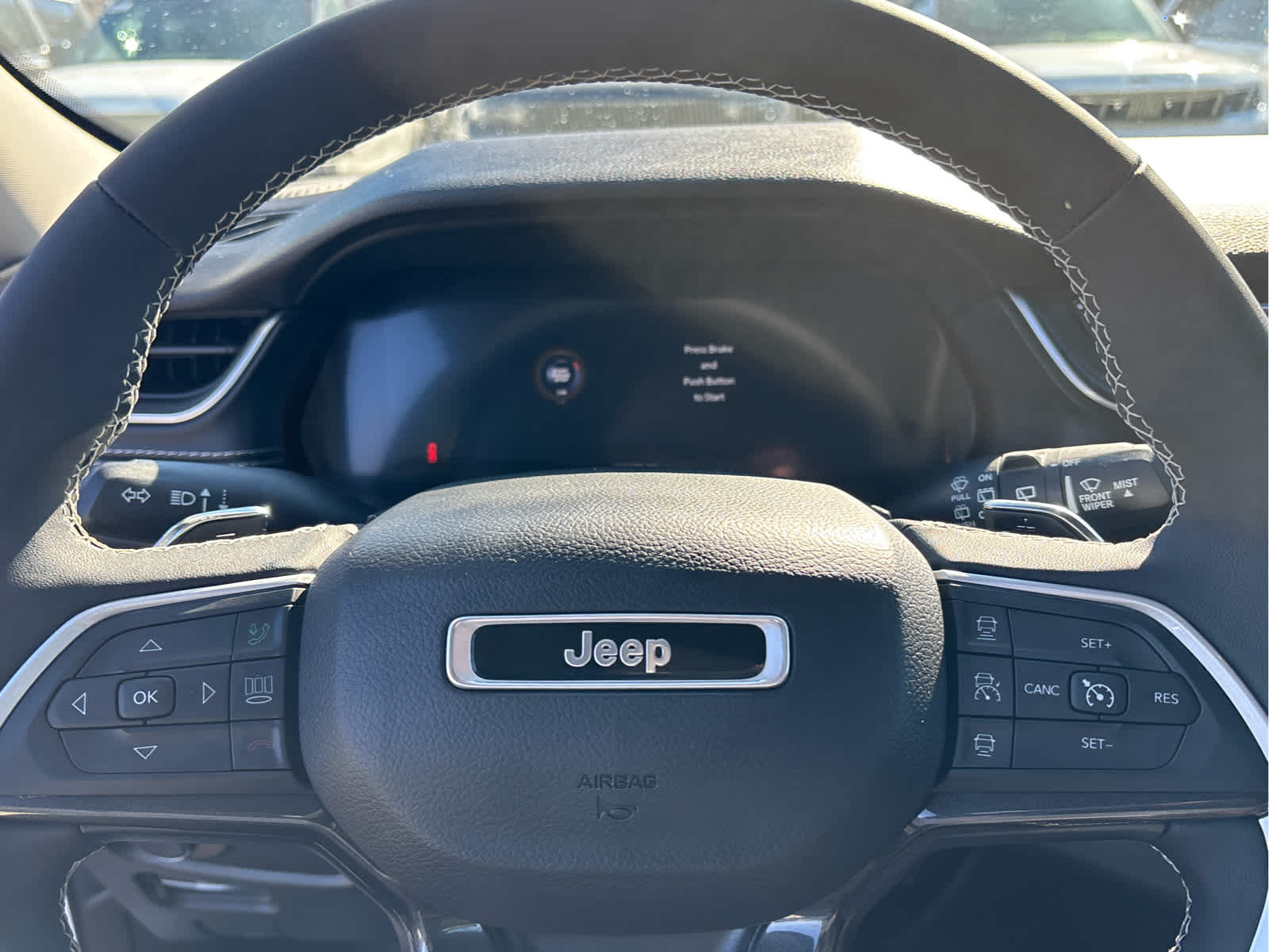 2023 Jeep Grand Cherokee Laredo