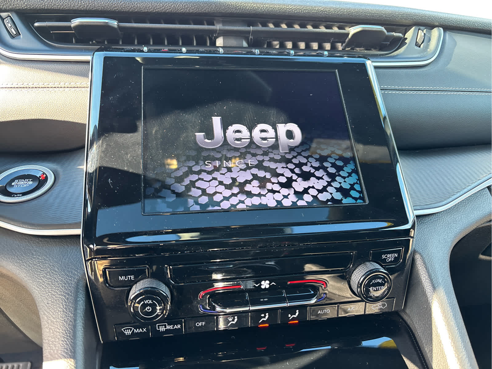 2024 Jeep Grand Cherokee Laredo X