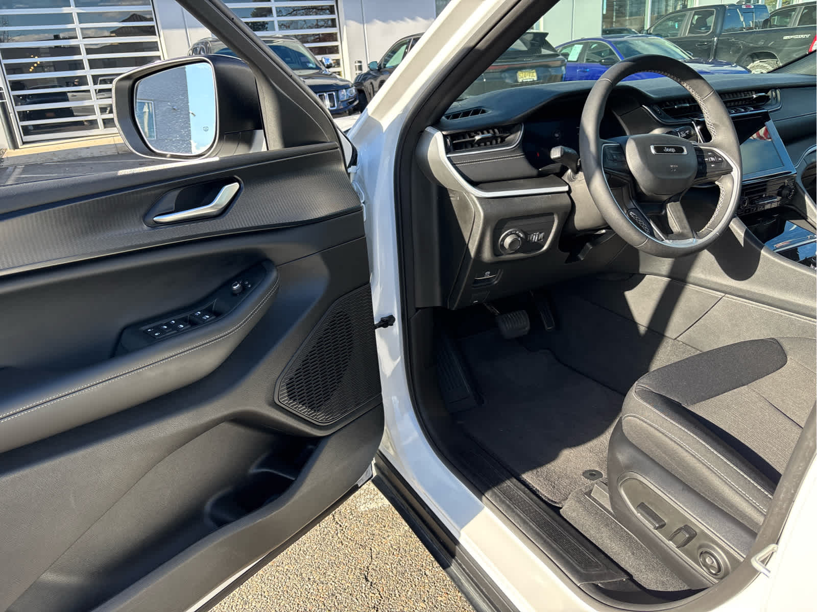 2024 Jeep Grand Cherokee Laredo X