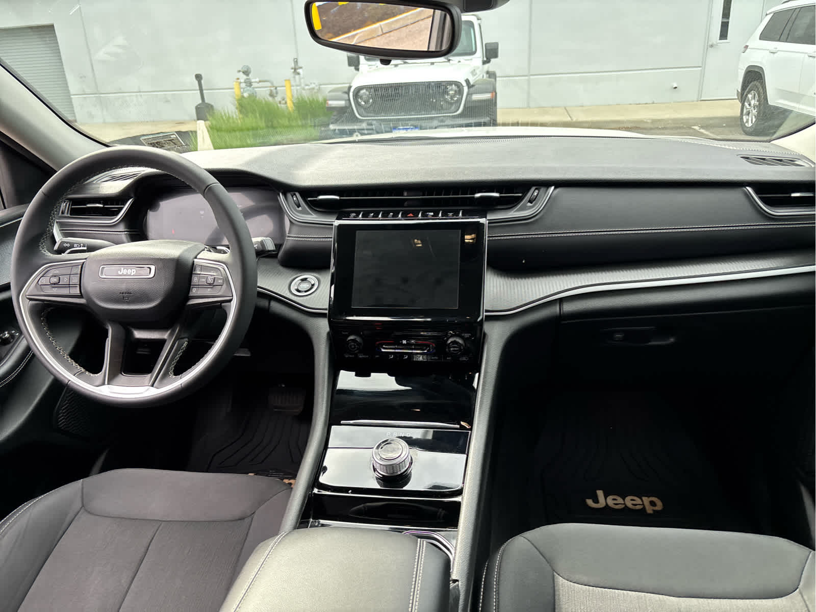 2023 Jeep Grand Cherokee L Laredo