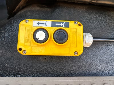 2004 Ford Super Duty F-350 DRW XL