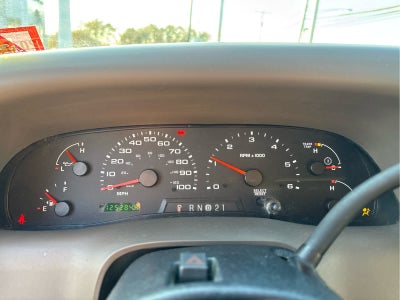 2004 Ford Super Duty F-350 DRW XL