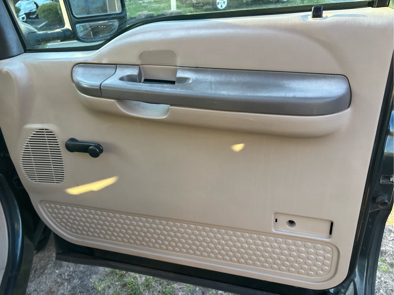 2004 Ford Super Duty F-350 DRW XL