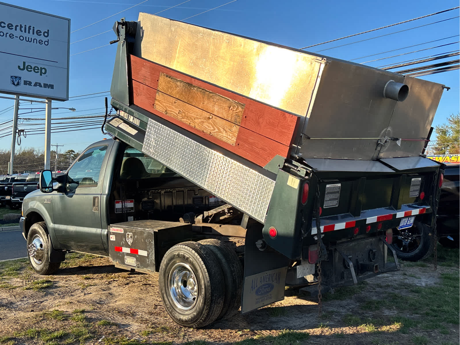 2004 Ford Super Duty F-350 DRW XL