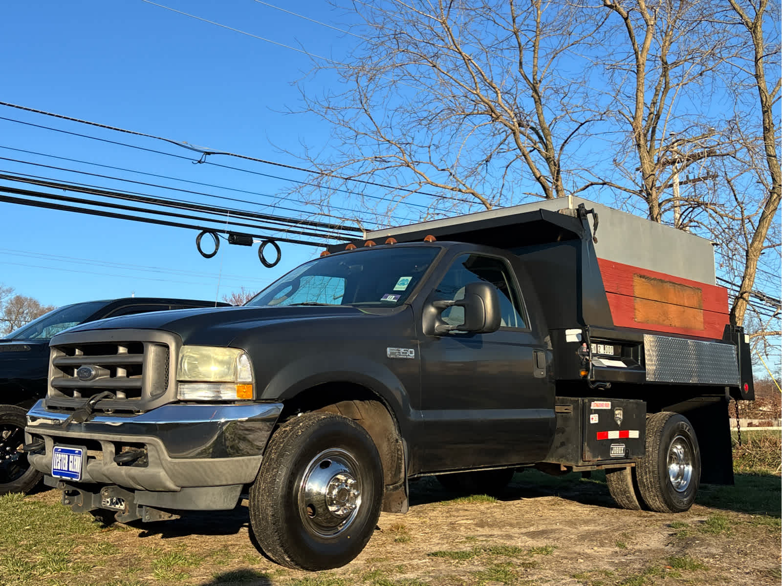 2004 Ford Super Duty F-350 DRW XL