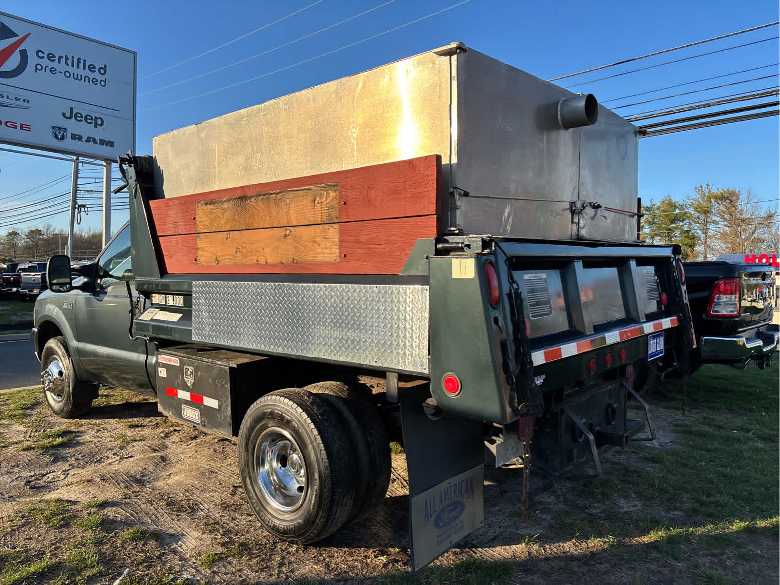 2004 Ford Super Duty F-350 DRW XL