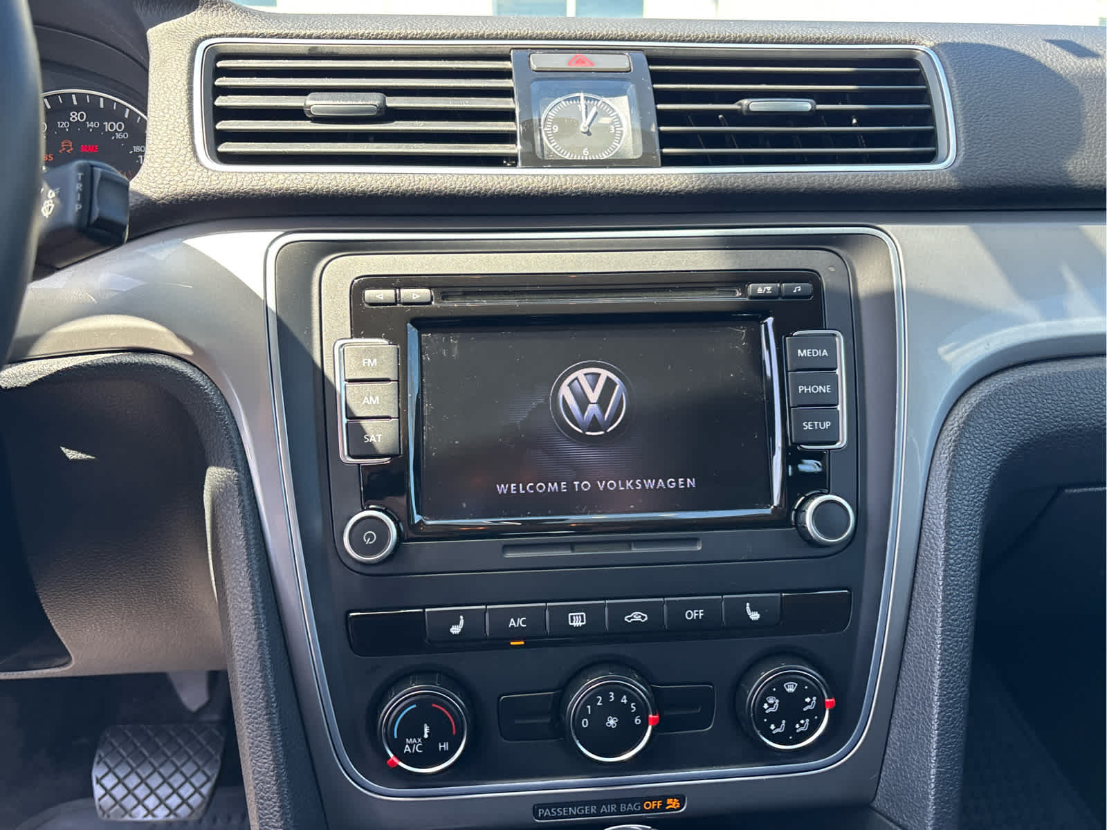 2015 Volkswagen Passat 1.8T Limited Edition