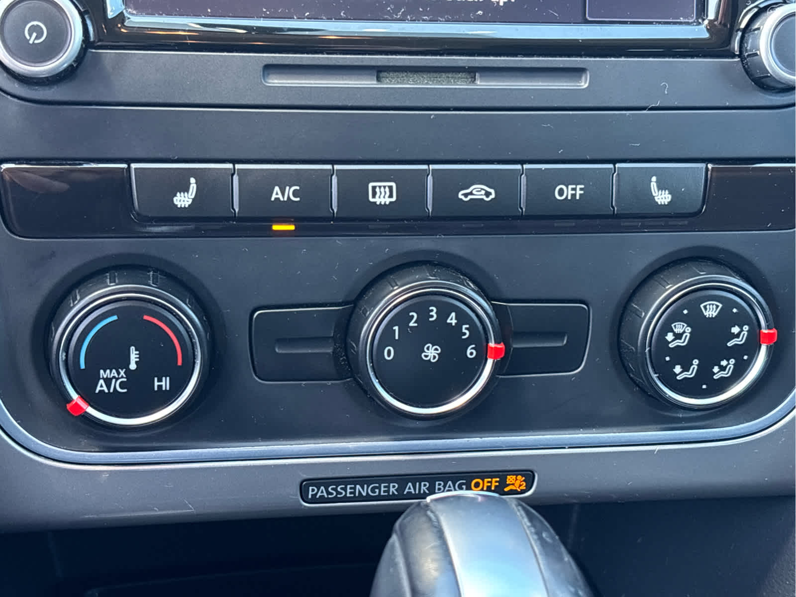 2015 Volkswagen Passat 1.8T Limited Edition