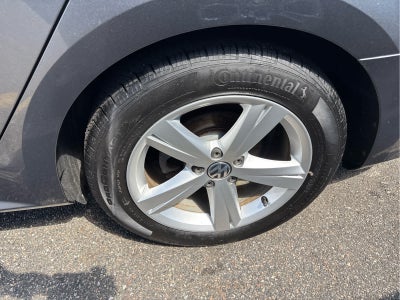 2015 Volkswagen Passat 1.8T Limited Edition