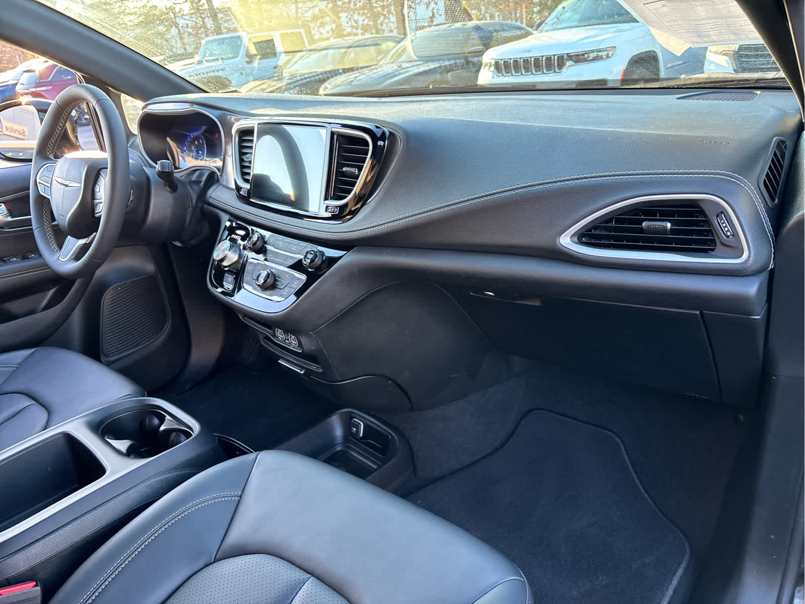 2025 Chrysler Pacifica Select