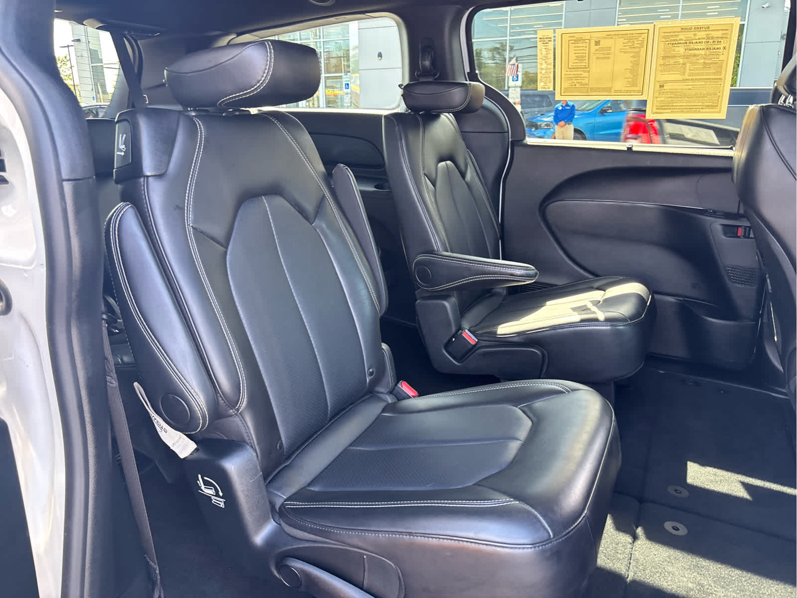 2025 Chrysler Pacifica Select
