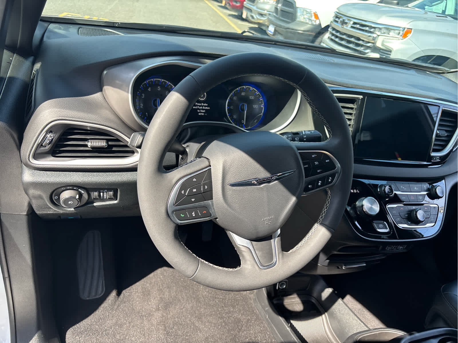 2025 Chrysler Pacifica Select