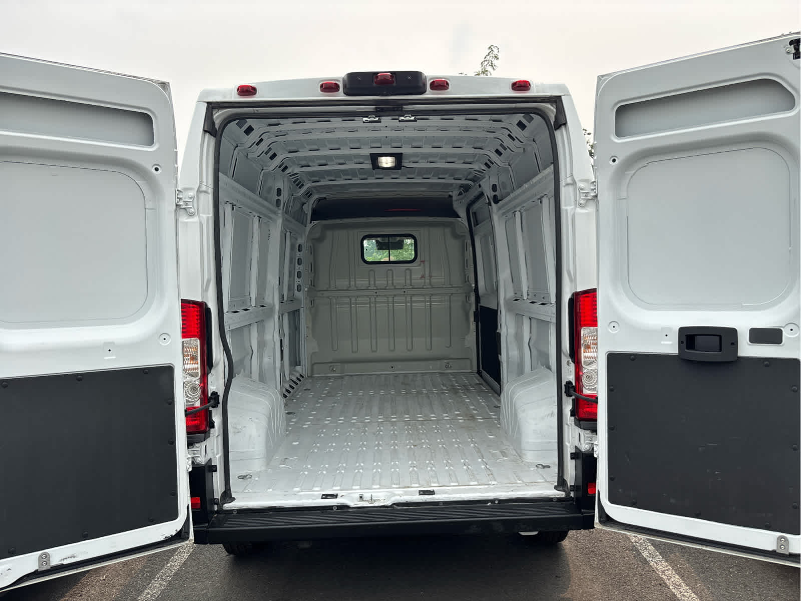 2025 RAM ProMaster Cargo Van Tradesman