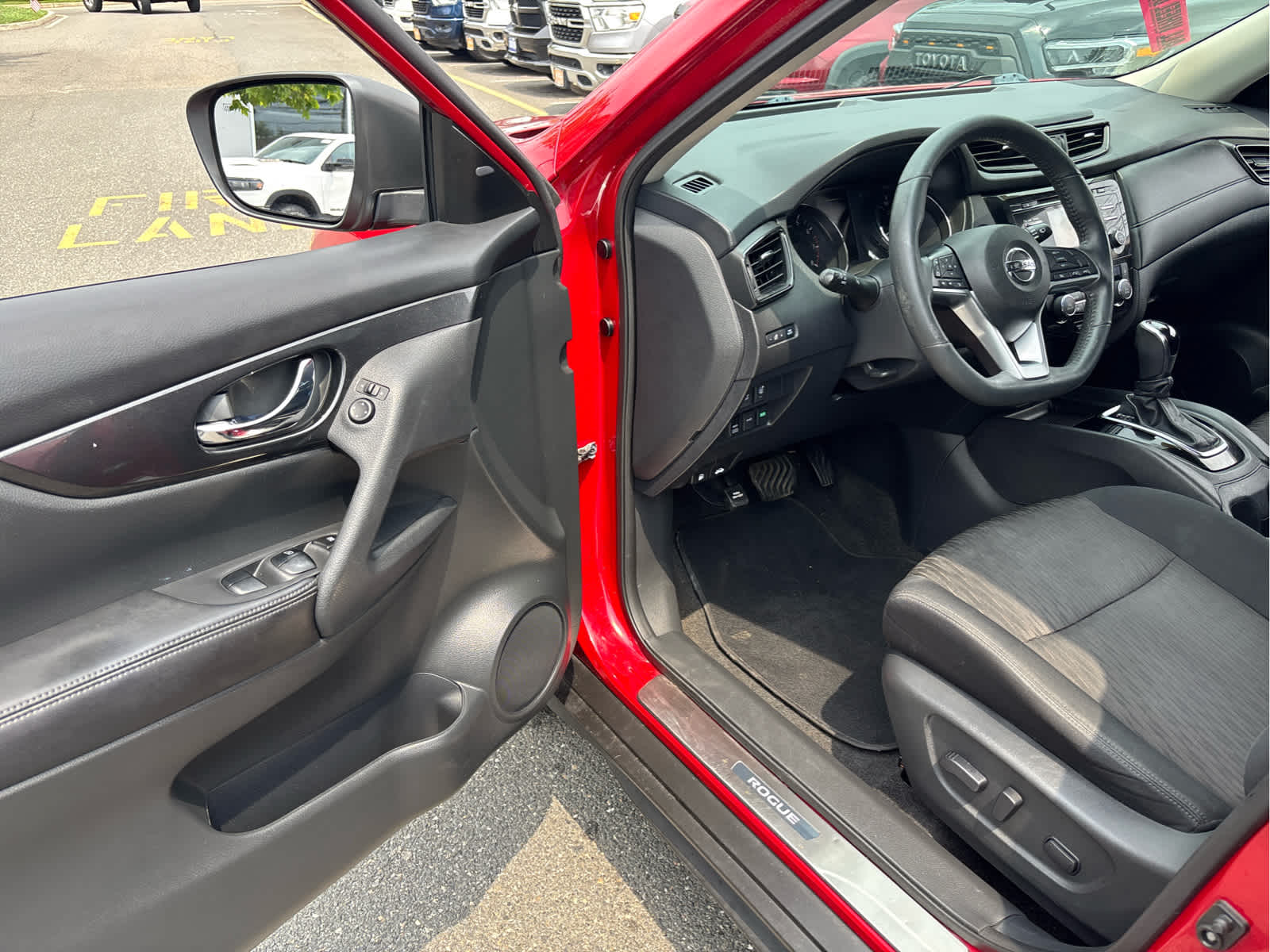 2017 Nissan Rogue SV
