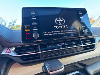 2023 Toyota Sienna Platinum