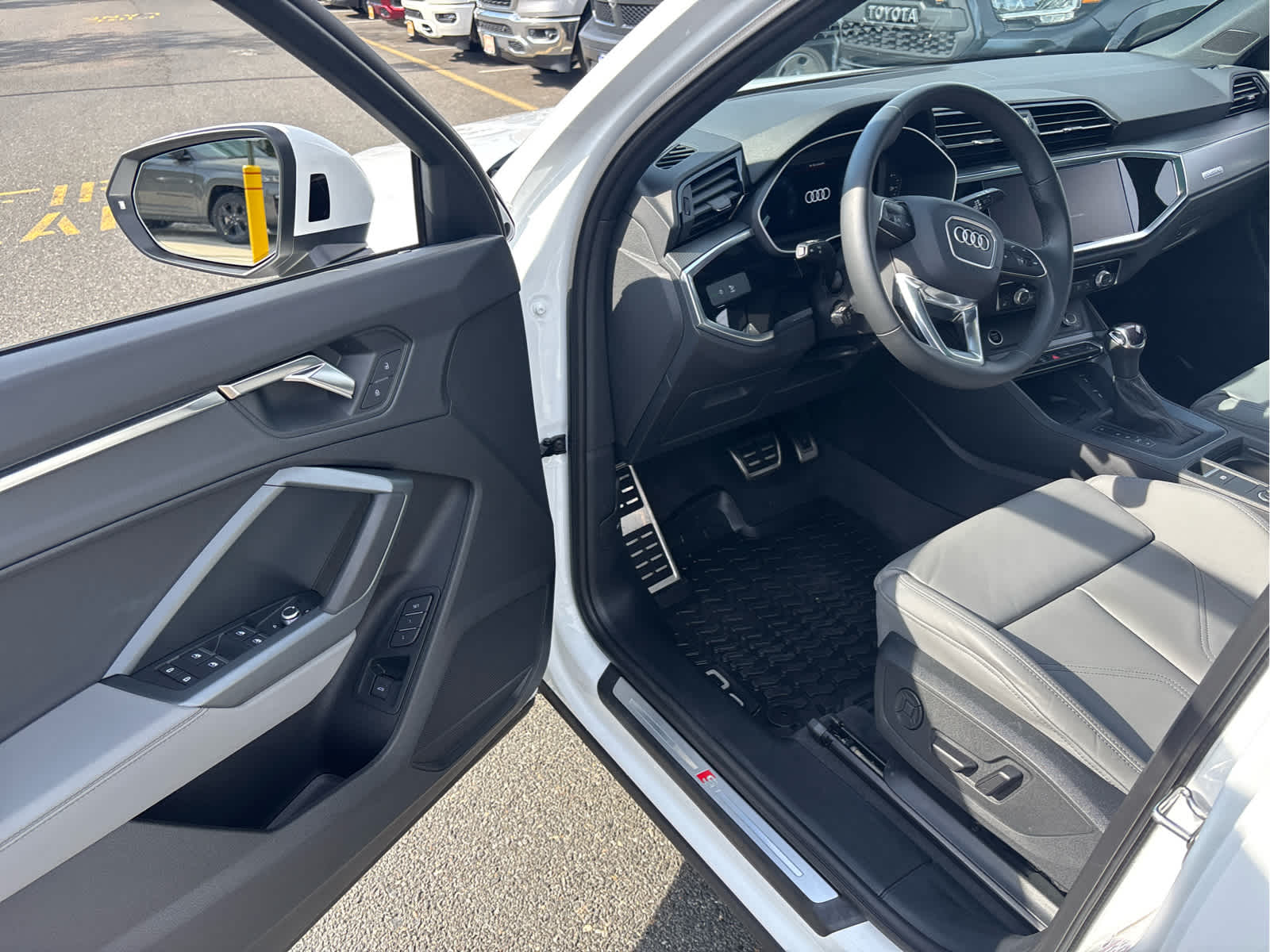 2025 Audi Q3 S line Premium