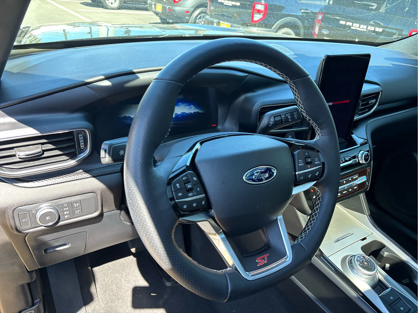 2022 Ford Explorer ST