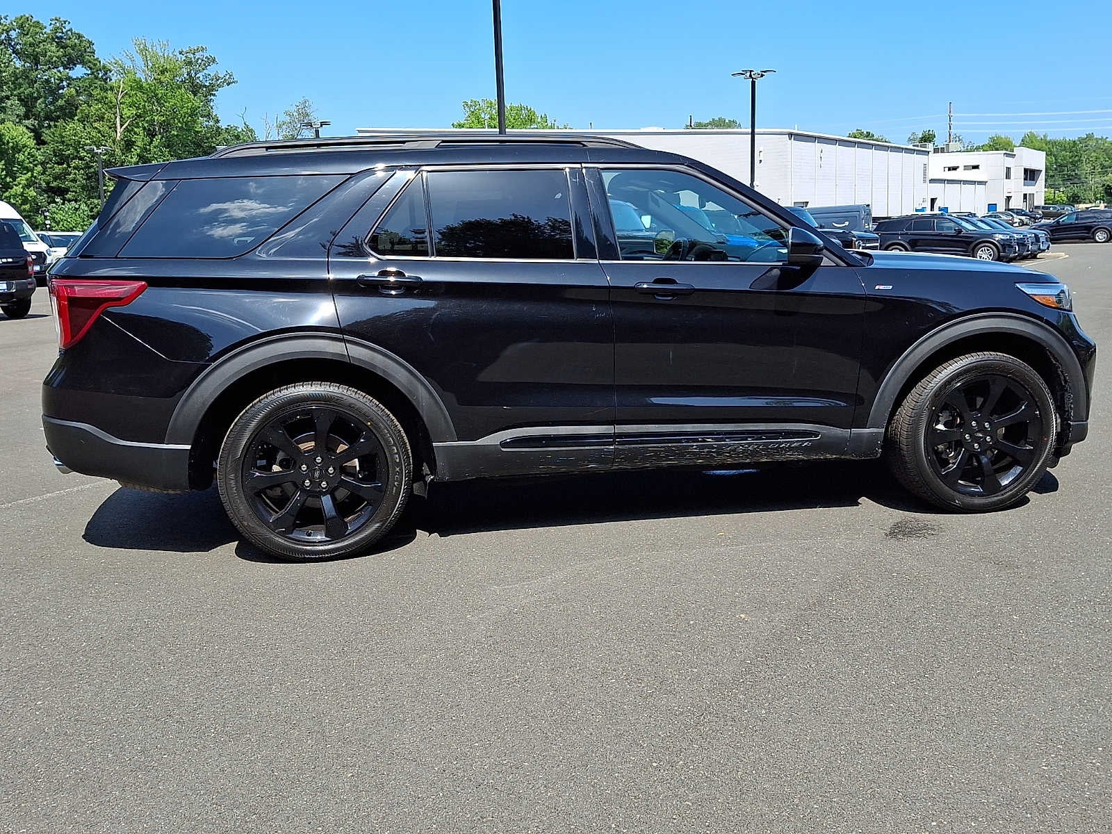 2023 Ford Explorer ST-Line