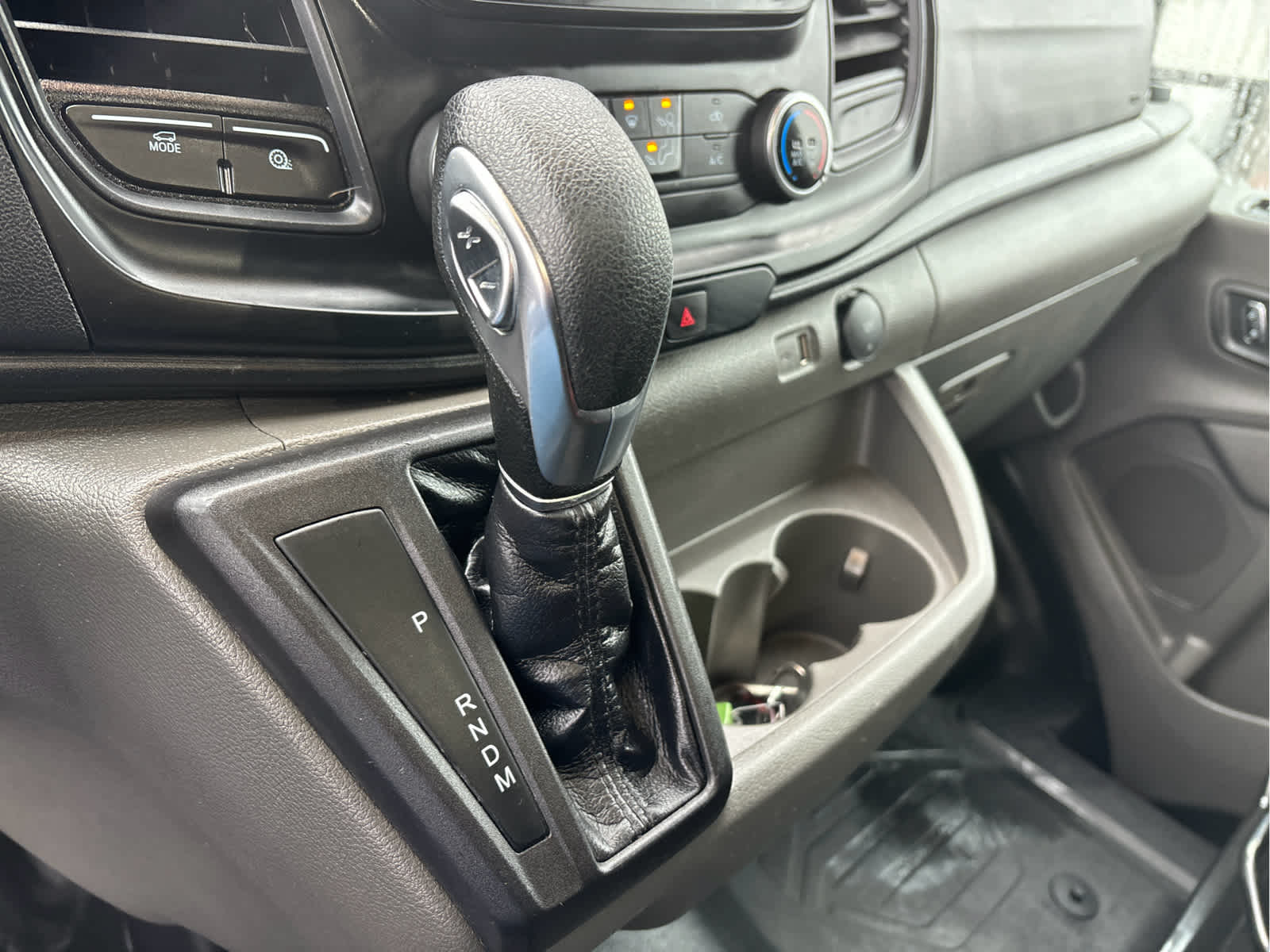 2024 Ford Transit Cargo Van T-250 148" Med Rf 9070 GVWR RWD