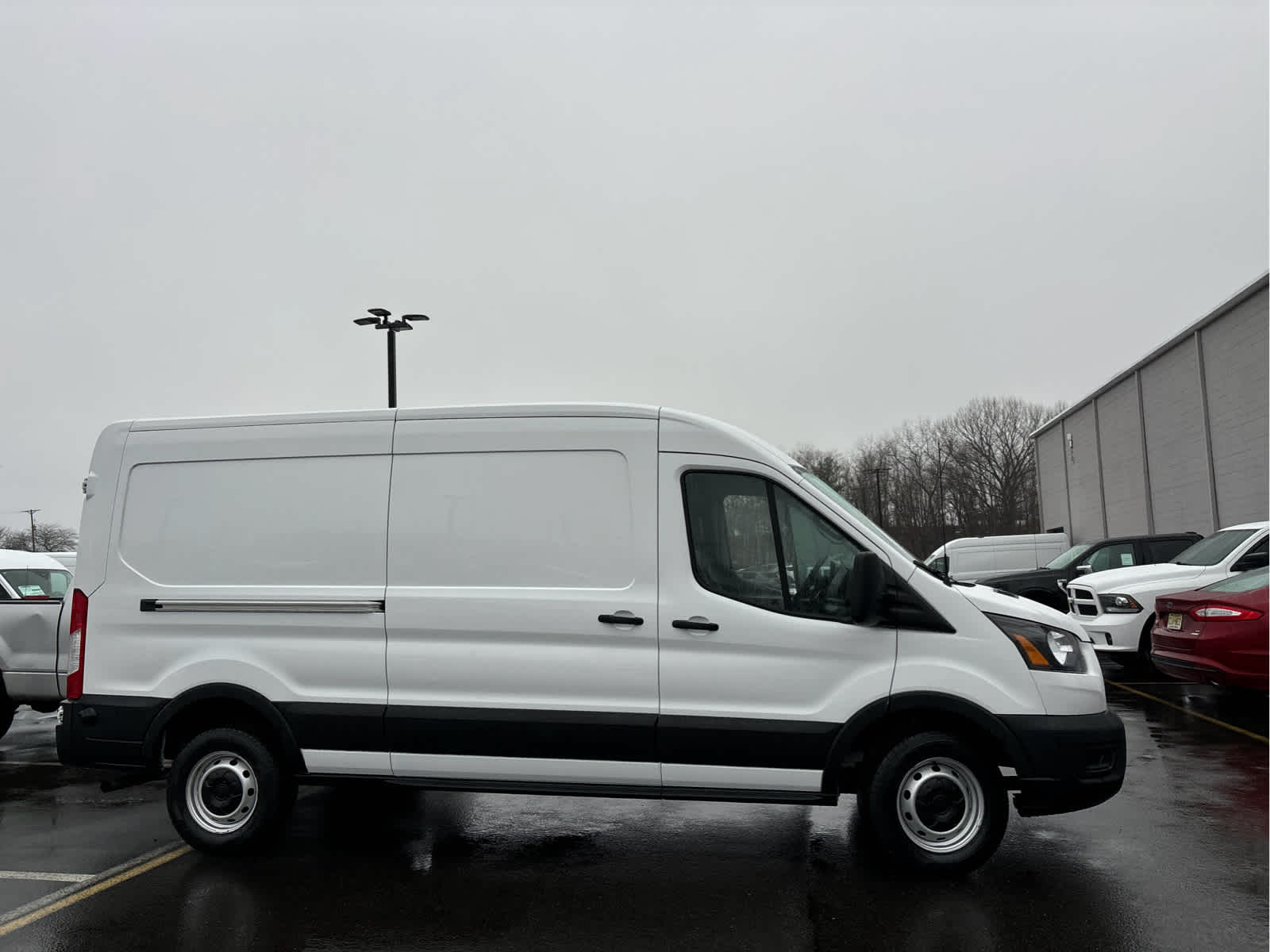 2024 Ford Transit Cargo Van T-250 148" Med Rf 9070 GVWR RWD