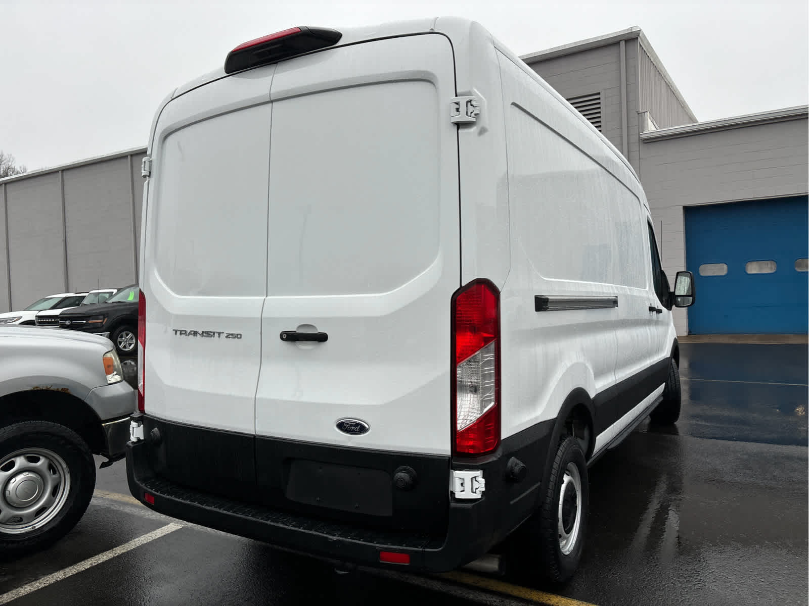2024 Ford Transit Cargo Van T-250 148" Med Rf 9070 GVWR RWD