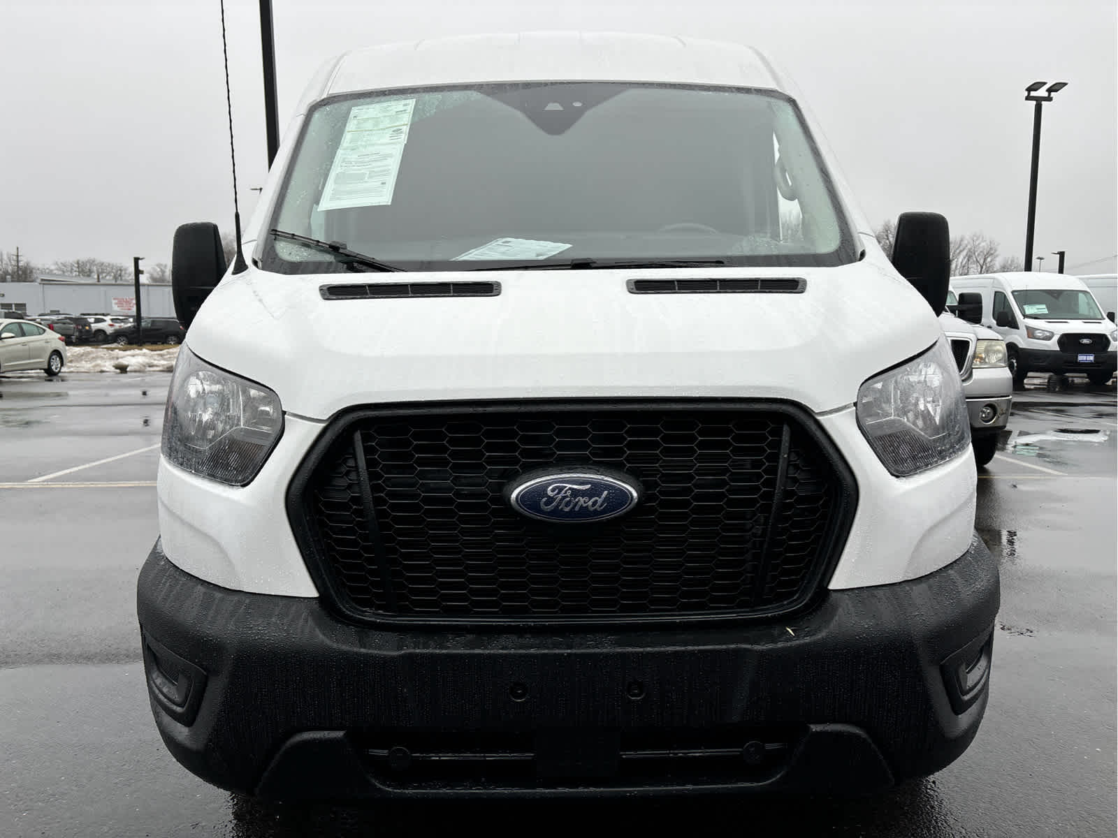 2024 Ford Transit Cargo Van T-250 148" Med Rf 9070 GVWR RWD