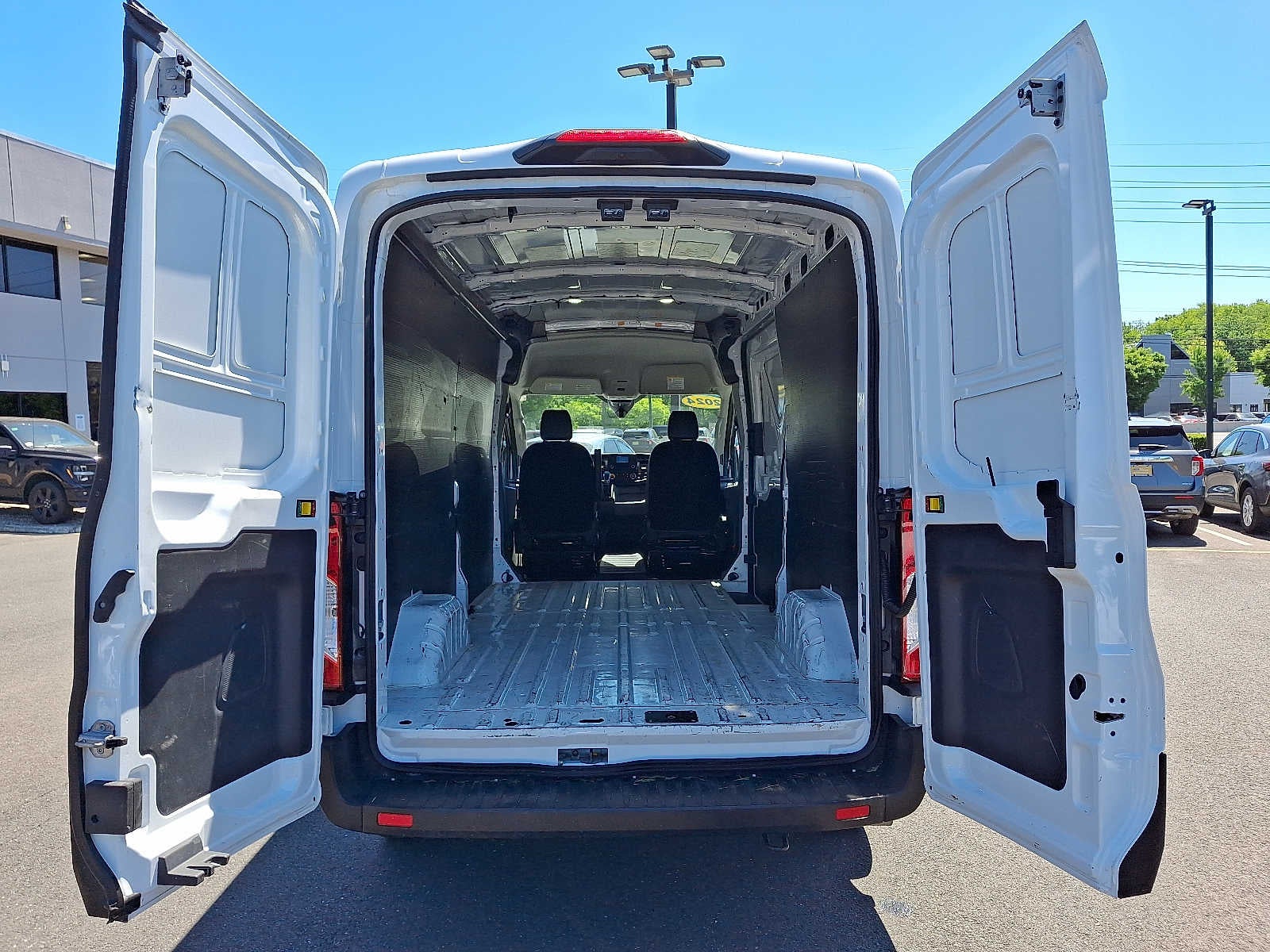 2024 Ford Transit Cargo Van T-250 148" Med Rf 9070 GVWR AWD