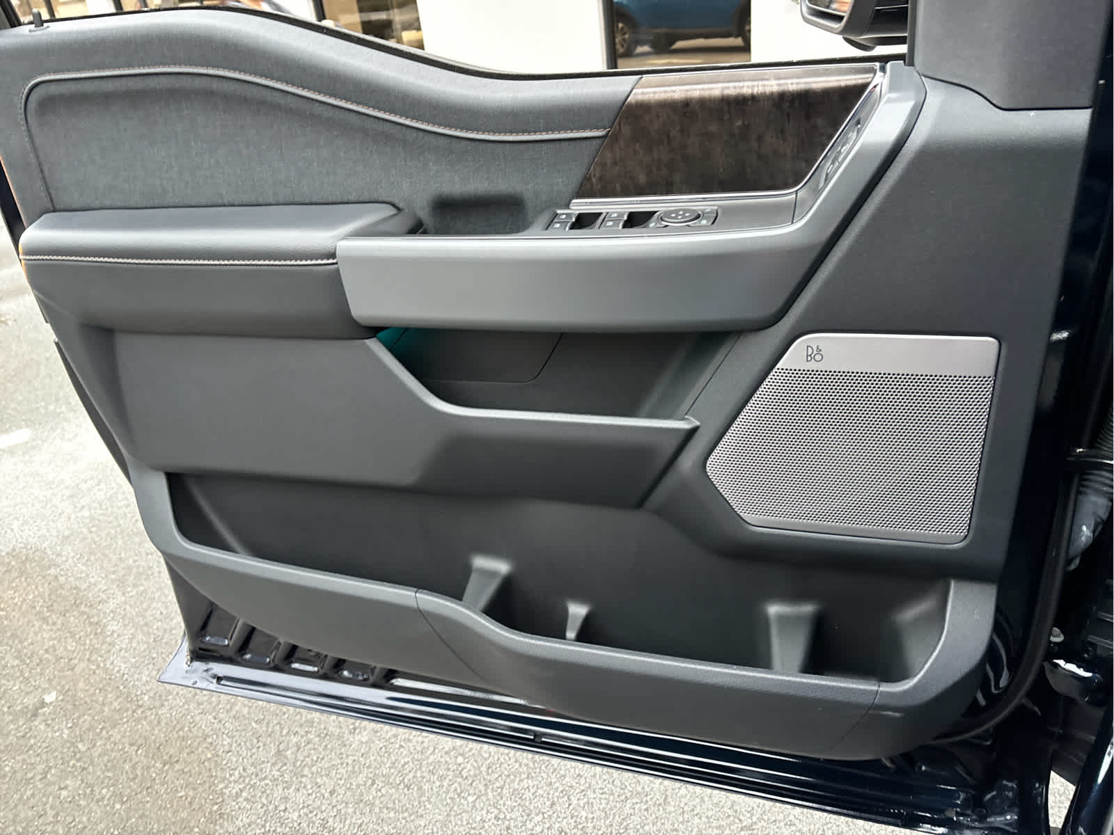 2023 Ford F-150 Lightning LARIAT