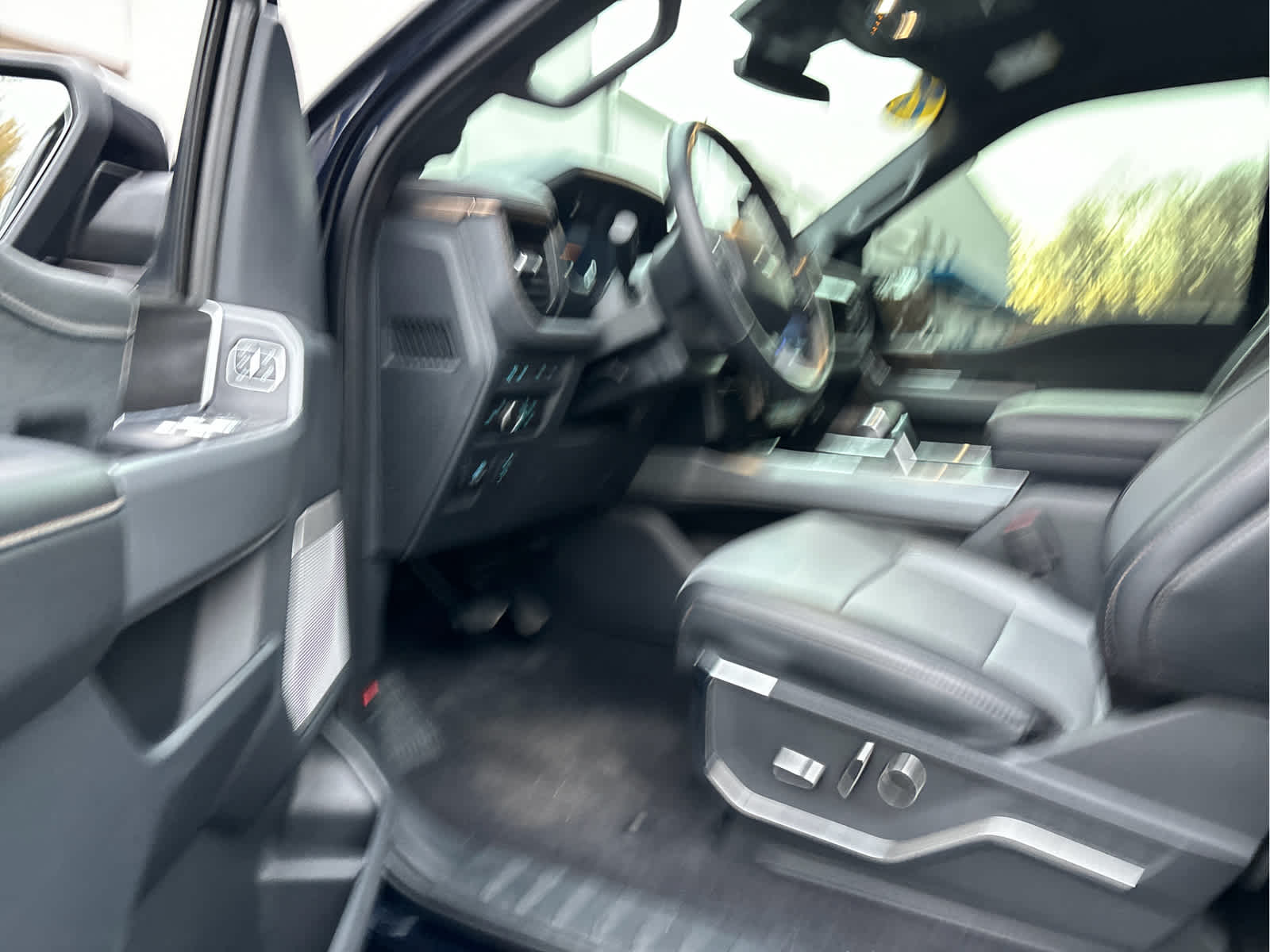 2023 Ford F-150 Lightning LARIAT