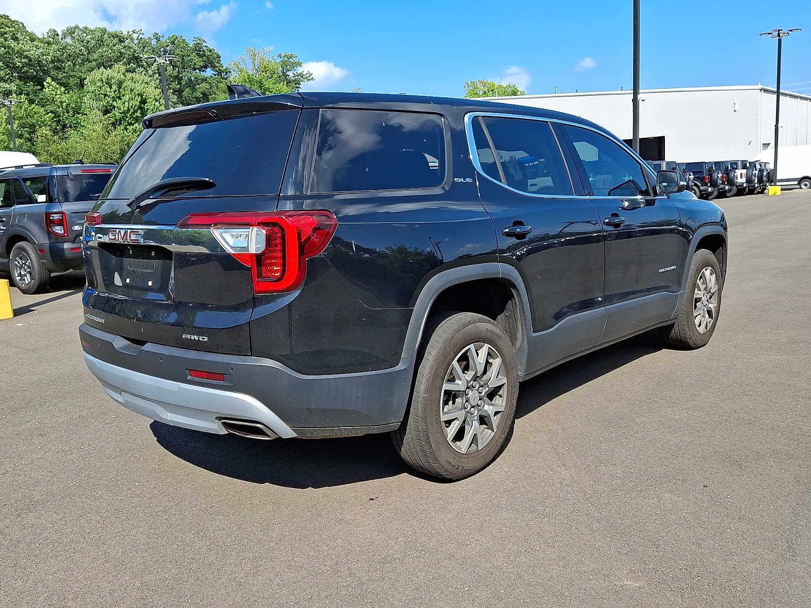2023 GMC Acadia SLE