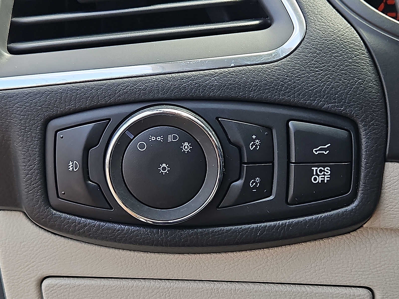 2023 Ford Edge Titanium