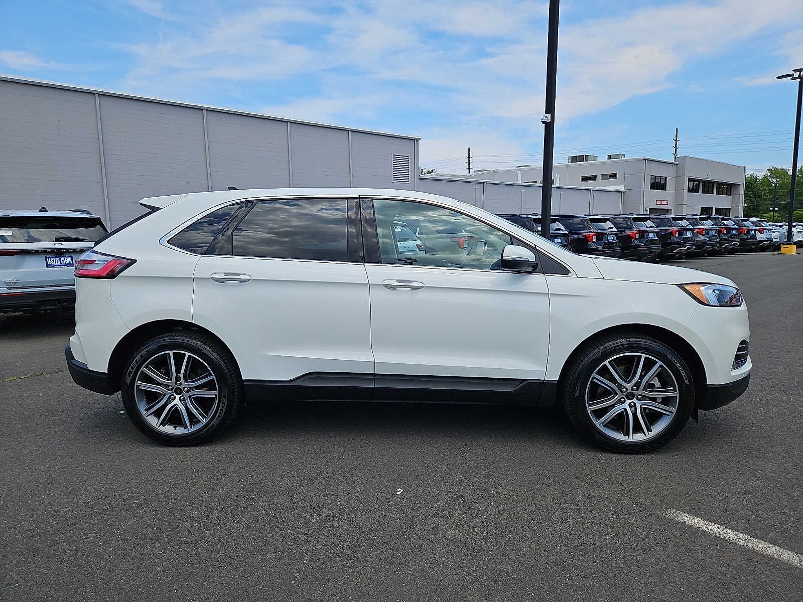2023 Ford Edge Titanium