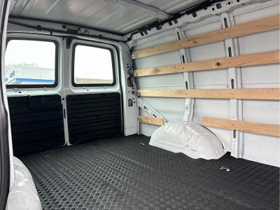 2024 Chevrolet Express RWD 2500 135"