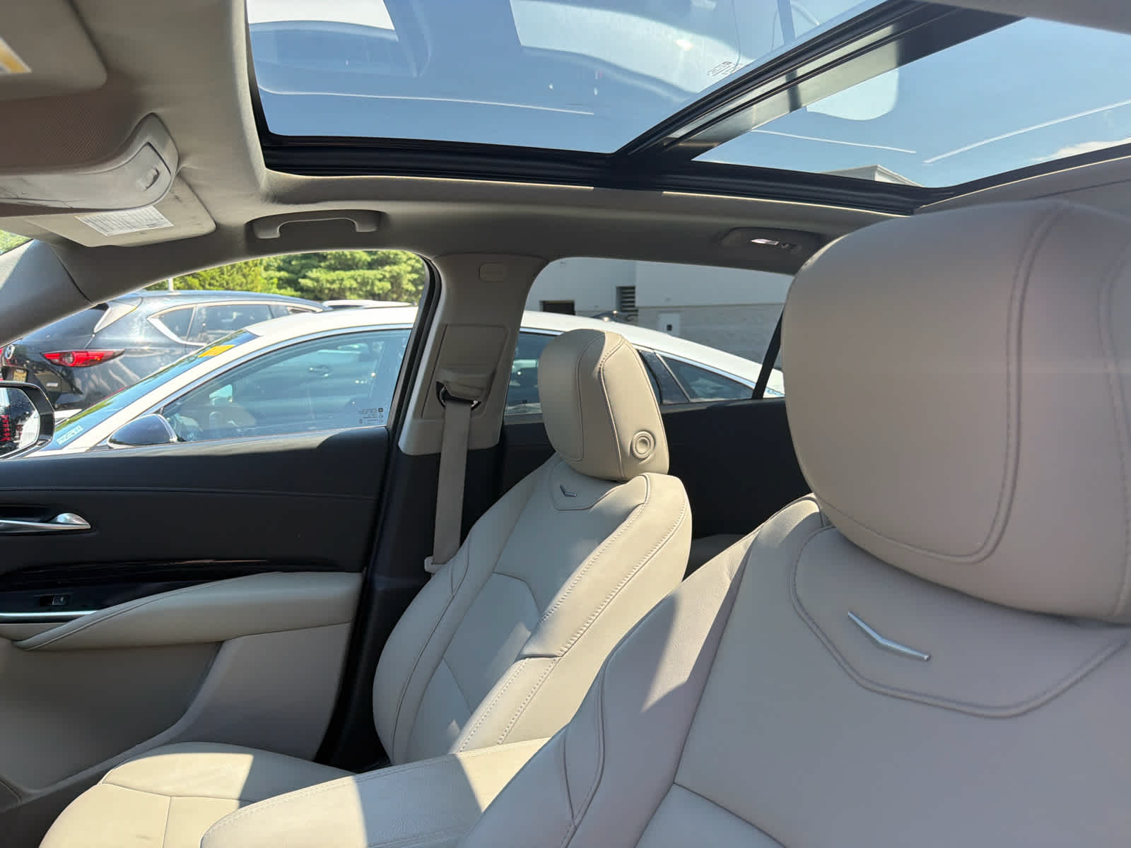 2023 Cadillac XT4 AWD Premium Luxury