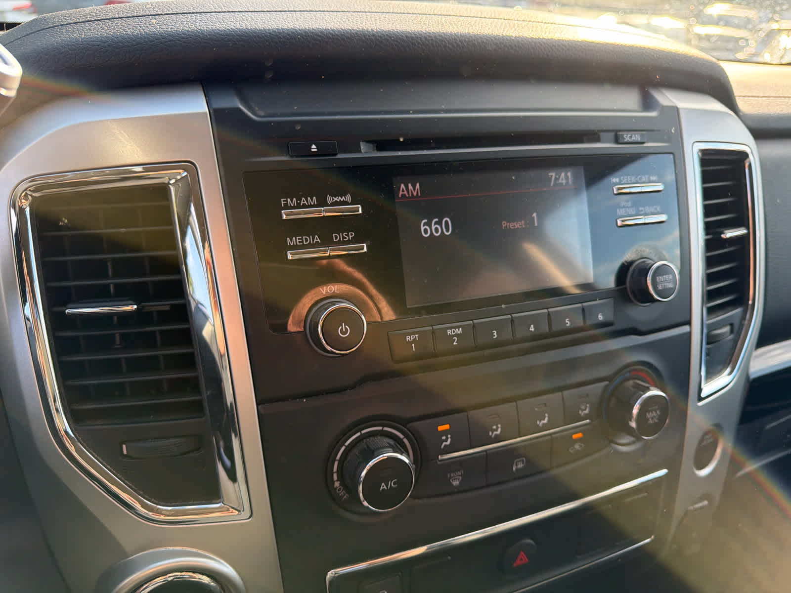 2018 Nissan Titan SV