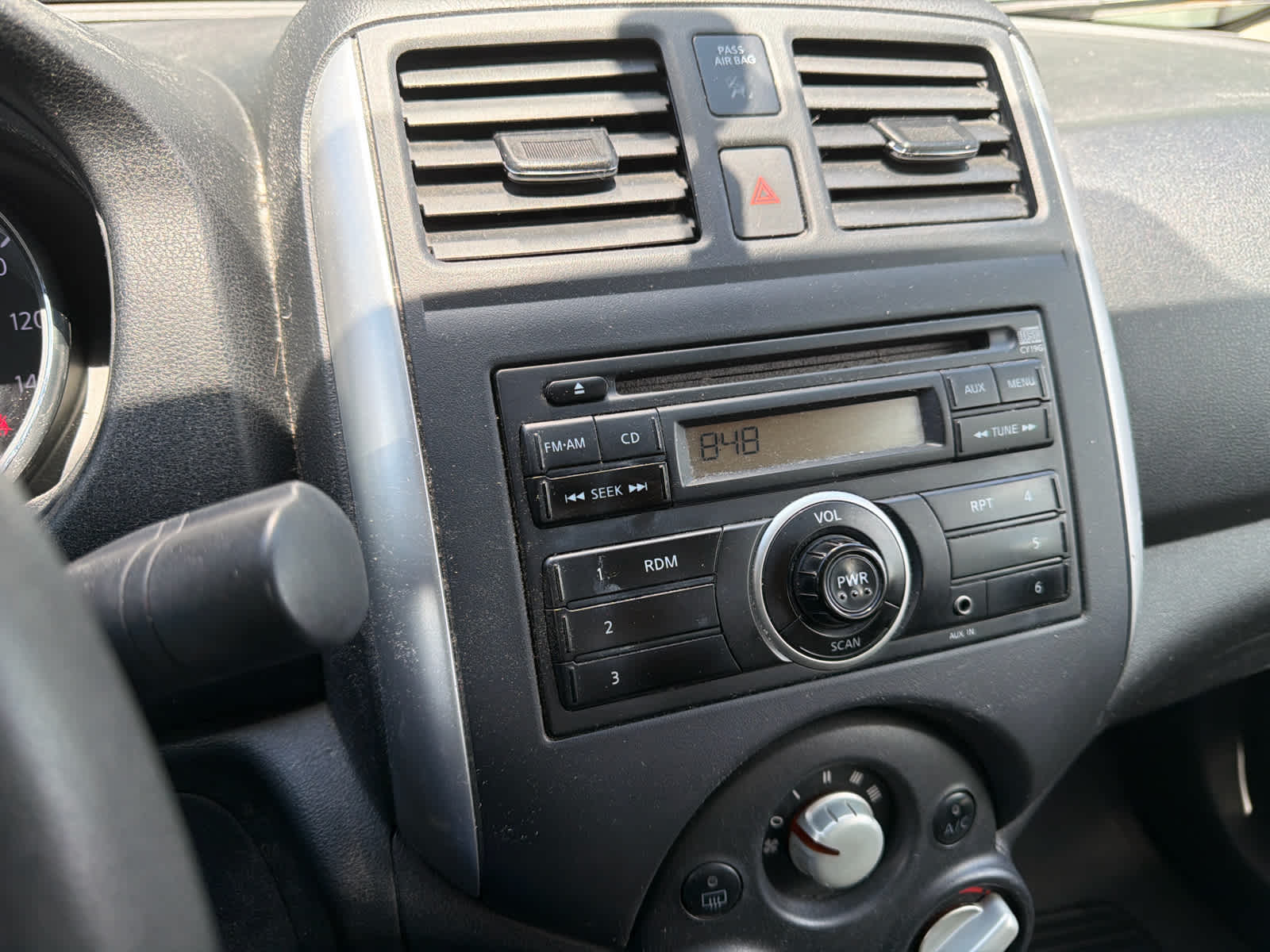 2014 Nissan Versa SV