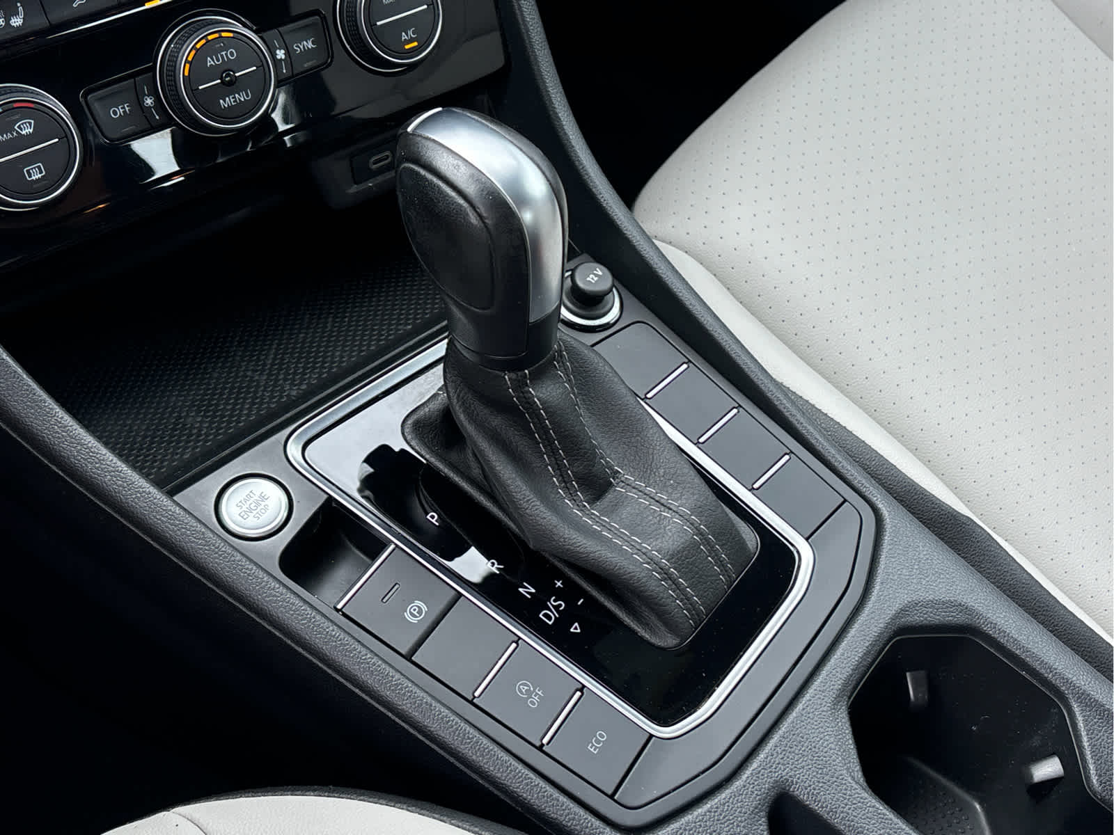 2021 Volkswagen Jetta R-Line